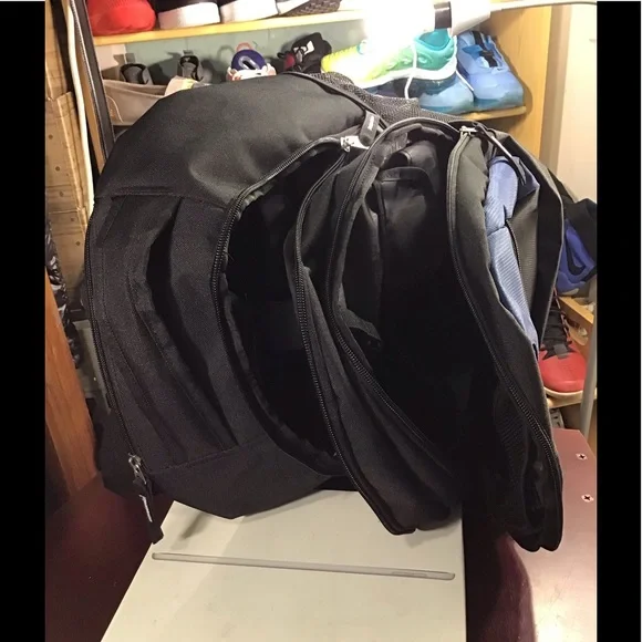 OGIO Backpack like New - Picture 15 of 15